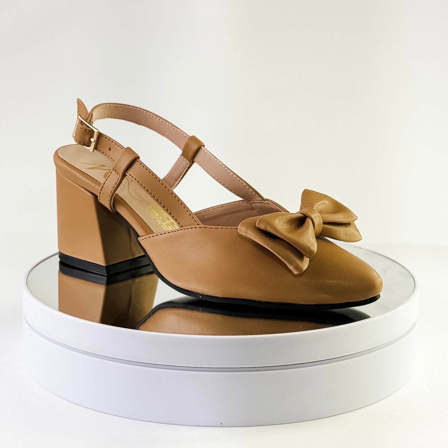 Sandalias de tacón grueso 5.5 cm color amaretto con moño para mujer - Milagros Moda