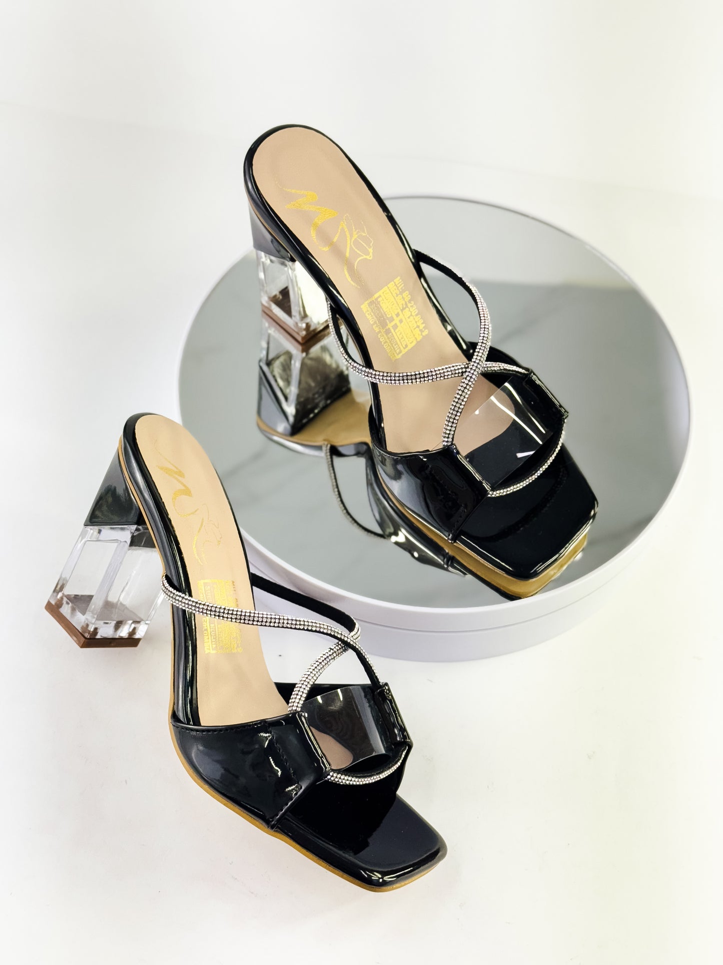 Sandalias de fiesta con tiras brillantes y tacón transparente color negro, tacón 7.5 cm para mujer - Milagros Moda