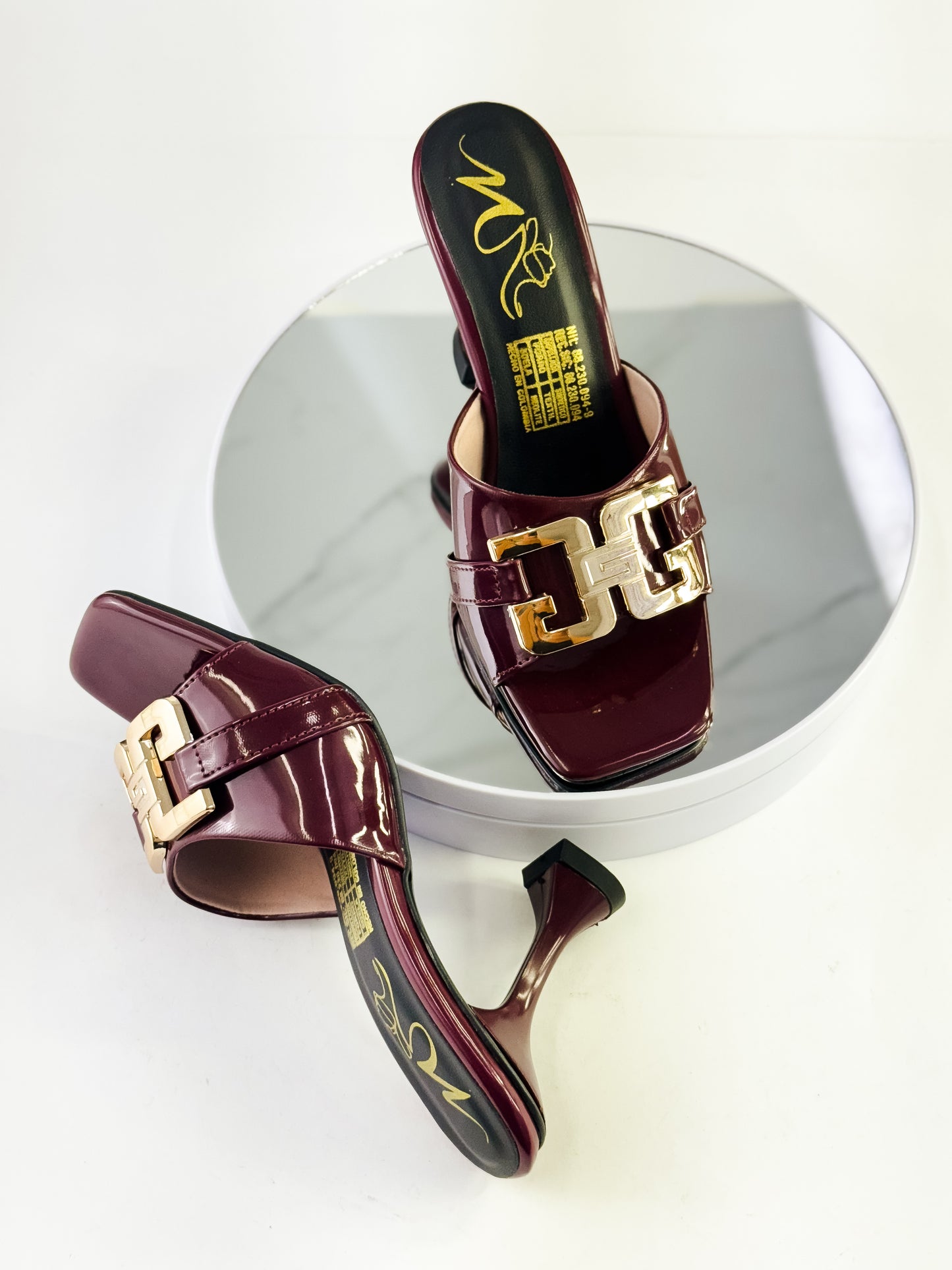 Tacones elegantes con hebilla dorada color vinotinto, tacón 7.5 cm para mujer - Milagros Moda