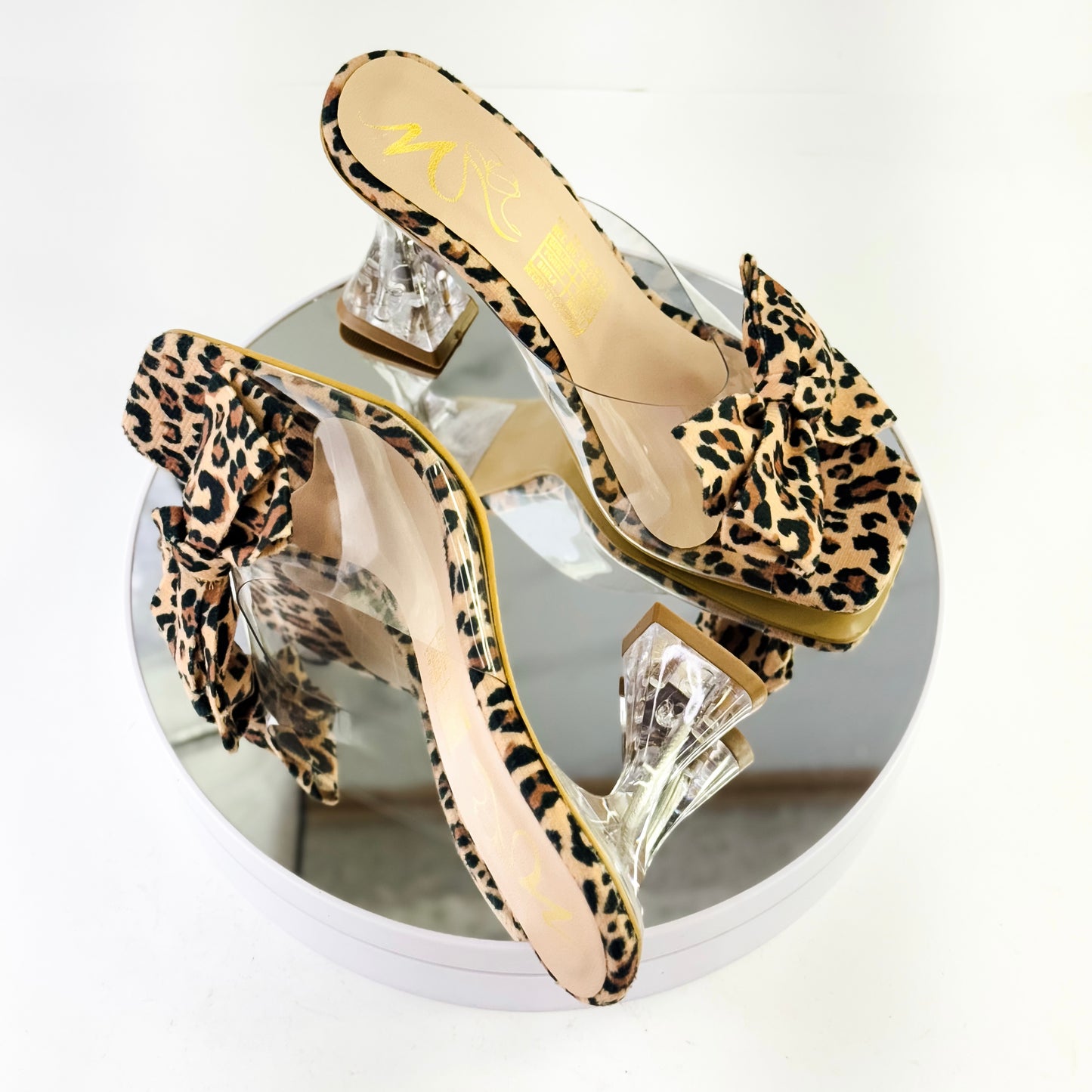 Sandalias de tacón copa con moño color animal print, tacón 7.5 cm para mujer - Milagros Moda
