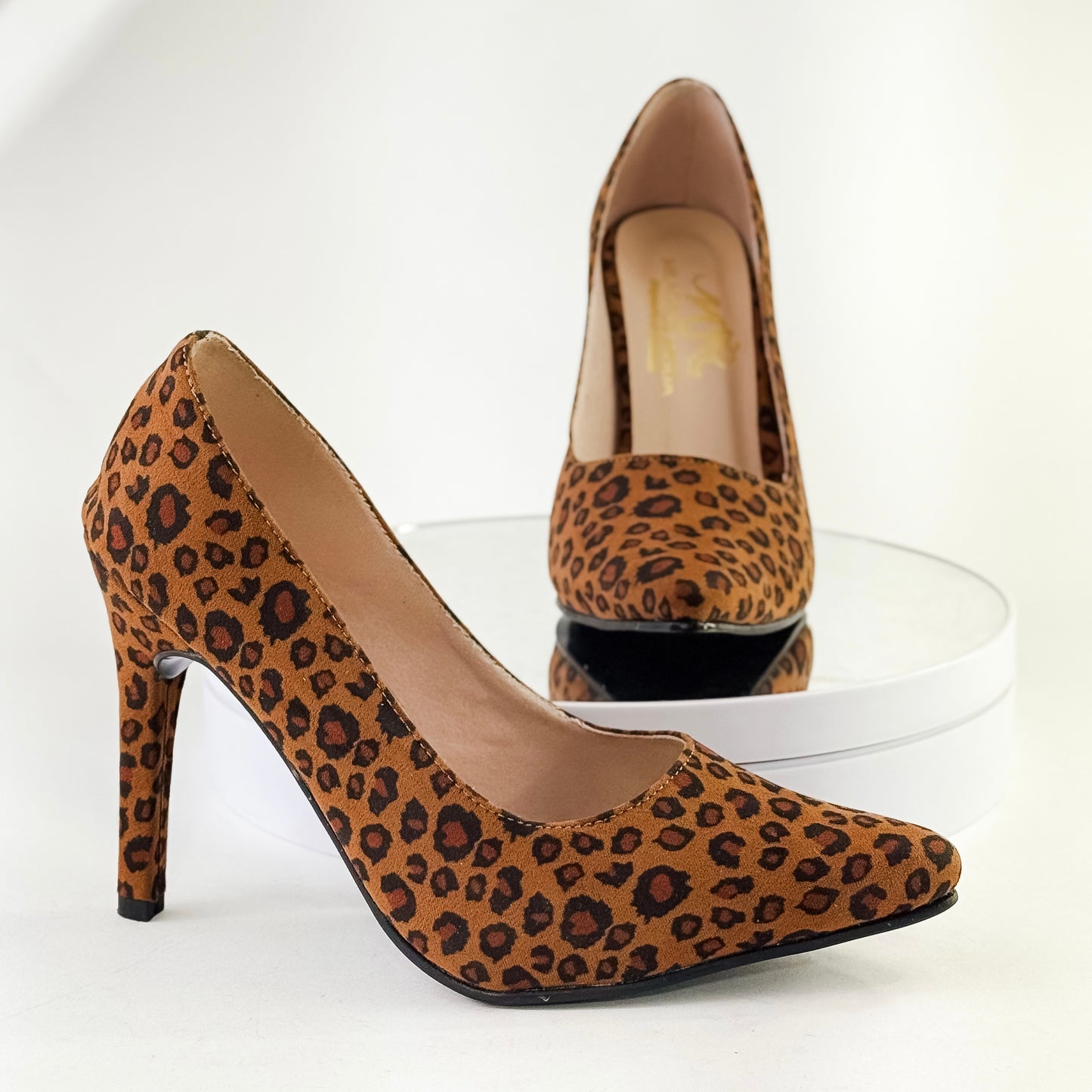 Tacones clásicos punta fina color animal print, tacón 9.5 cm para mujer - Milagros Moda