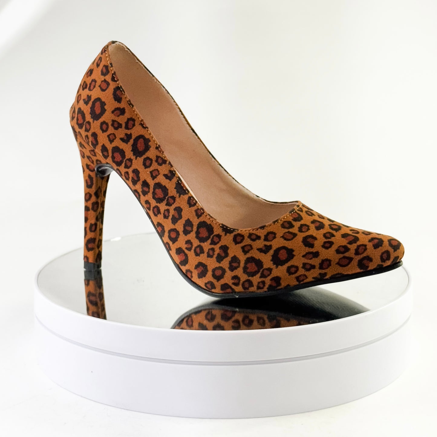 Tacones clásicos punta fina color animal print, tacón 9.5 cm para mujer - Milagros Moda