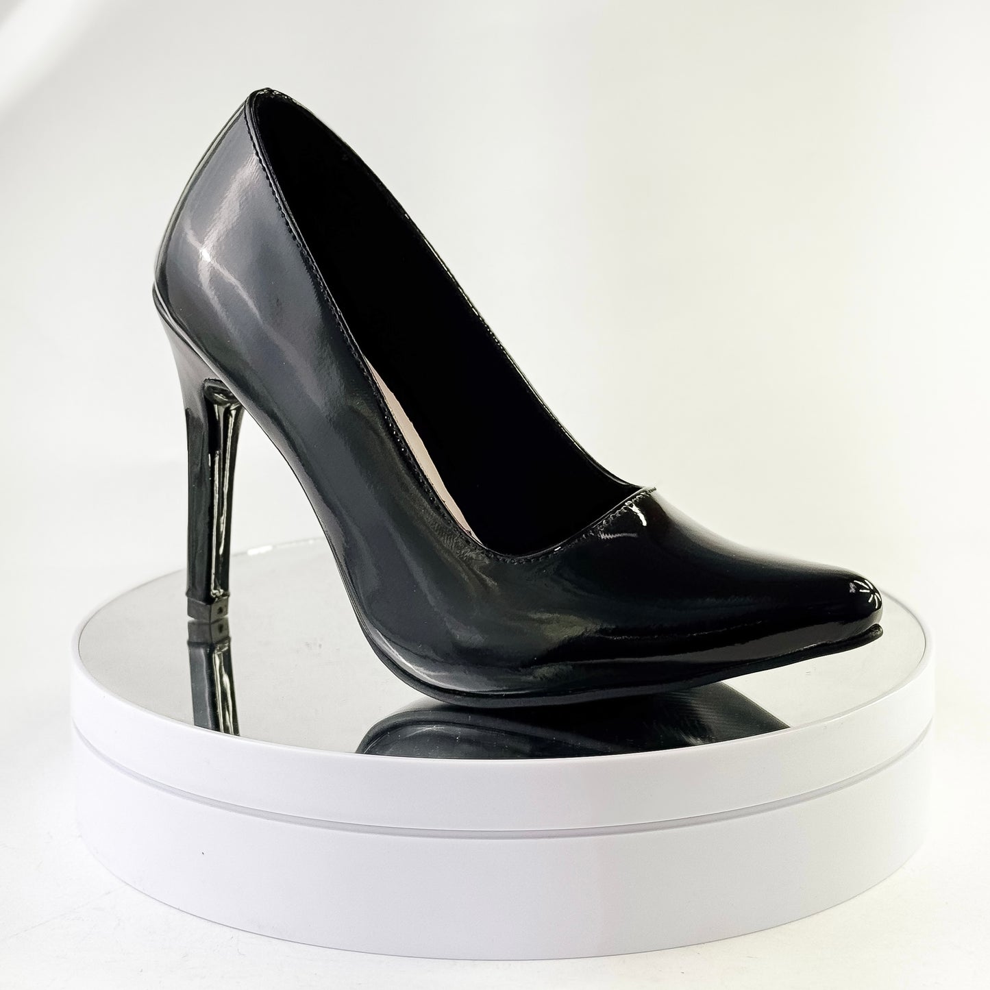 Tacones clásicos punta fina color negro, tacón 9.5 cm para mujer - Milagros Moda