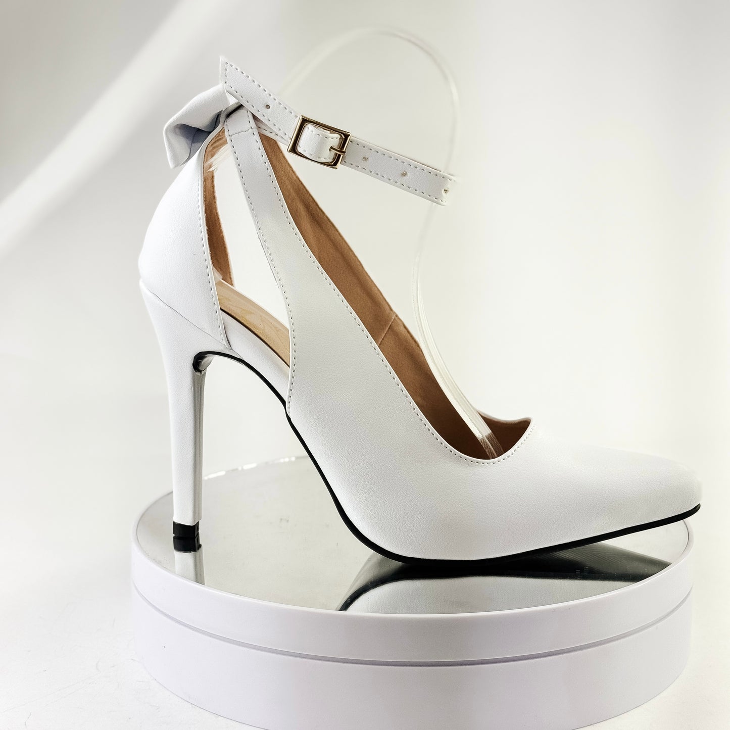 Tacones elegantes con correa y lazo color blanco, tacón 9.5 cm para mujer - Milagros Moda