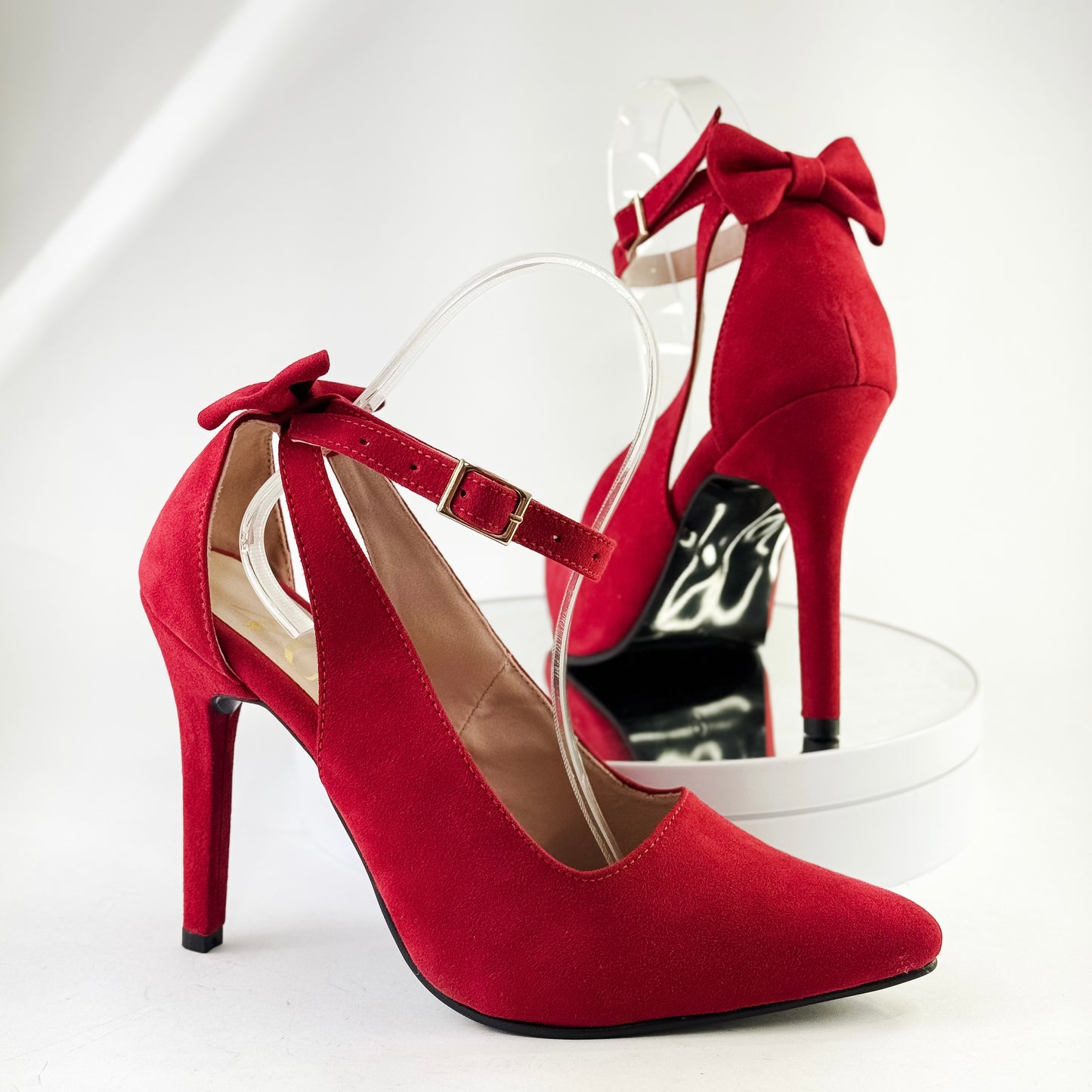 Tacones elegantes con correa y lazo color rojo, tacón 9.5 cm para mujer - Milagros Moda