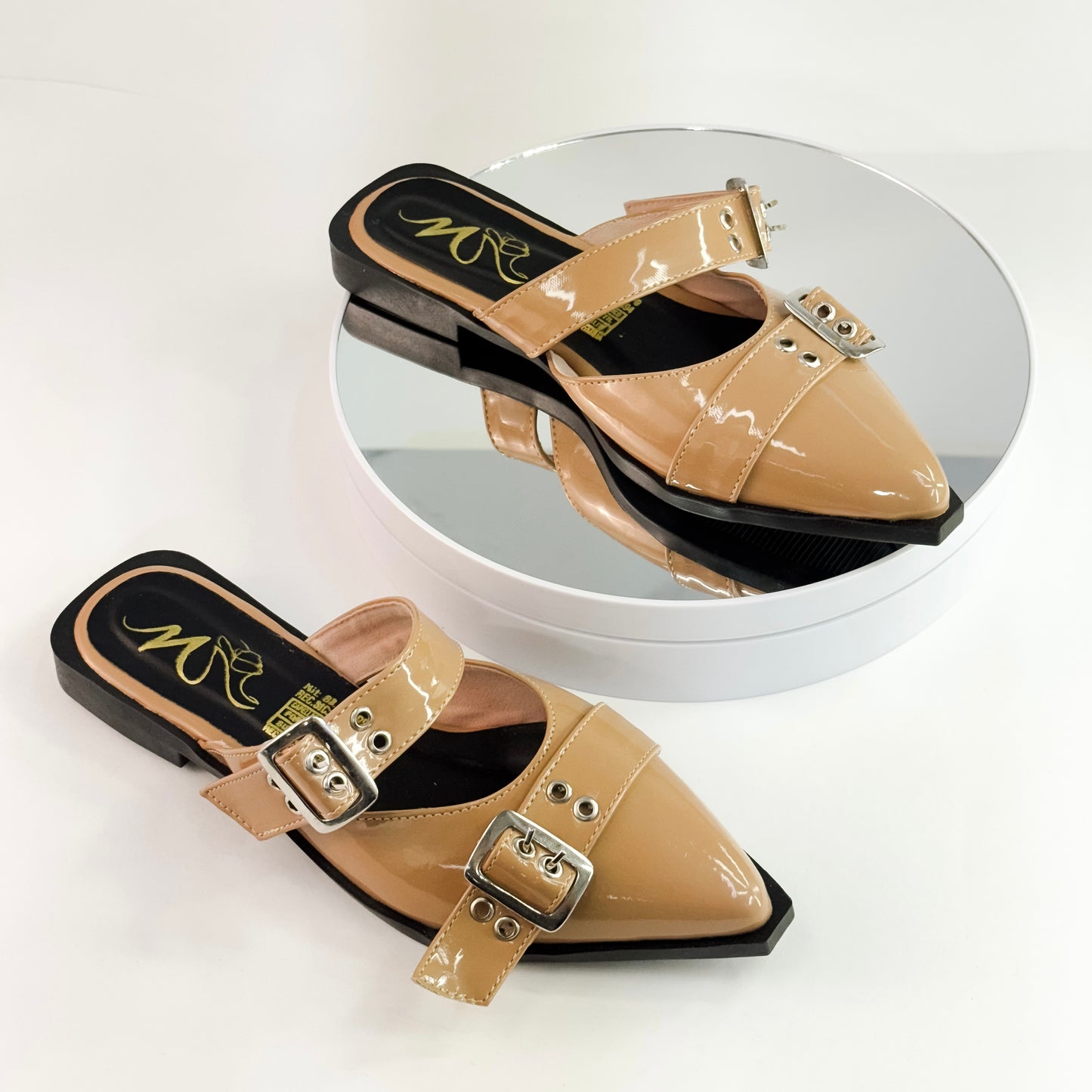 Baletas para mujer con hebillas Ref. 1061 nude
