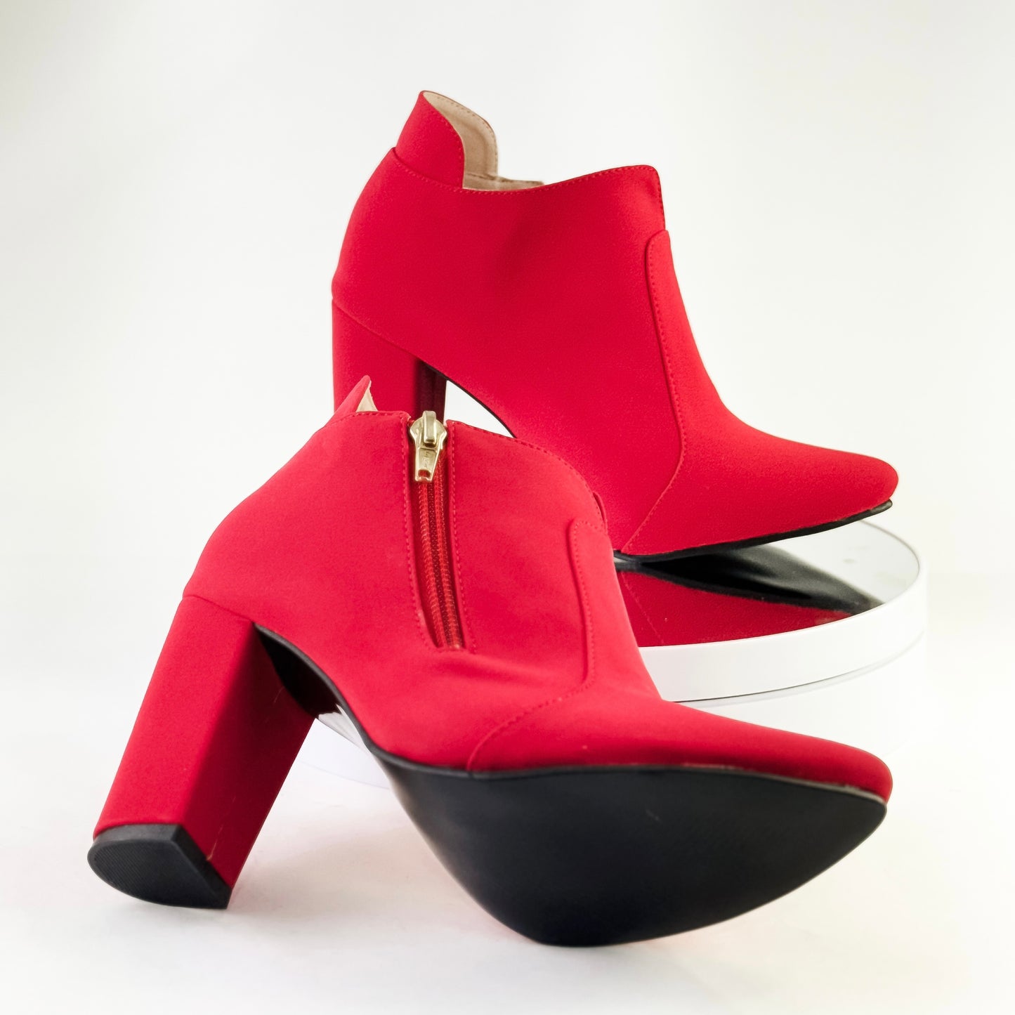 Botines con cierre lateral y tacón alto Ref. 7749 rojo