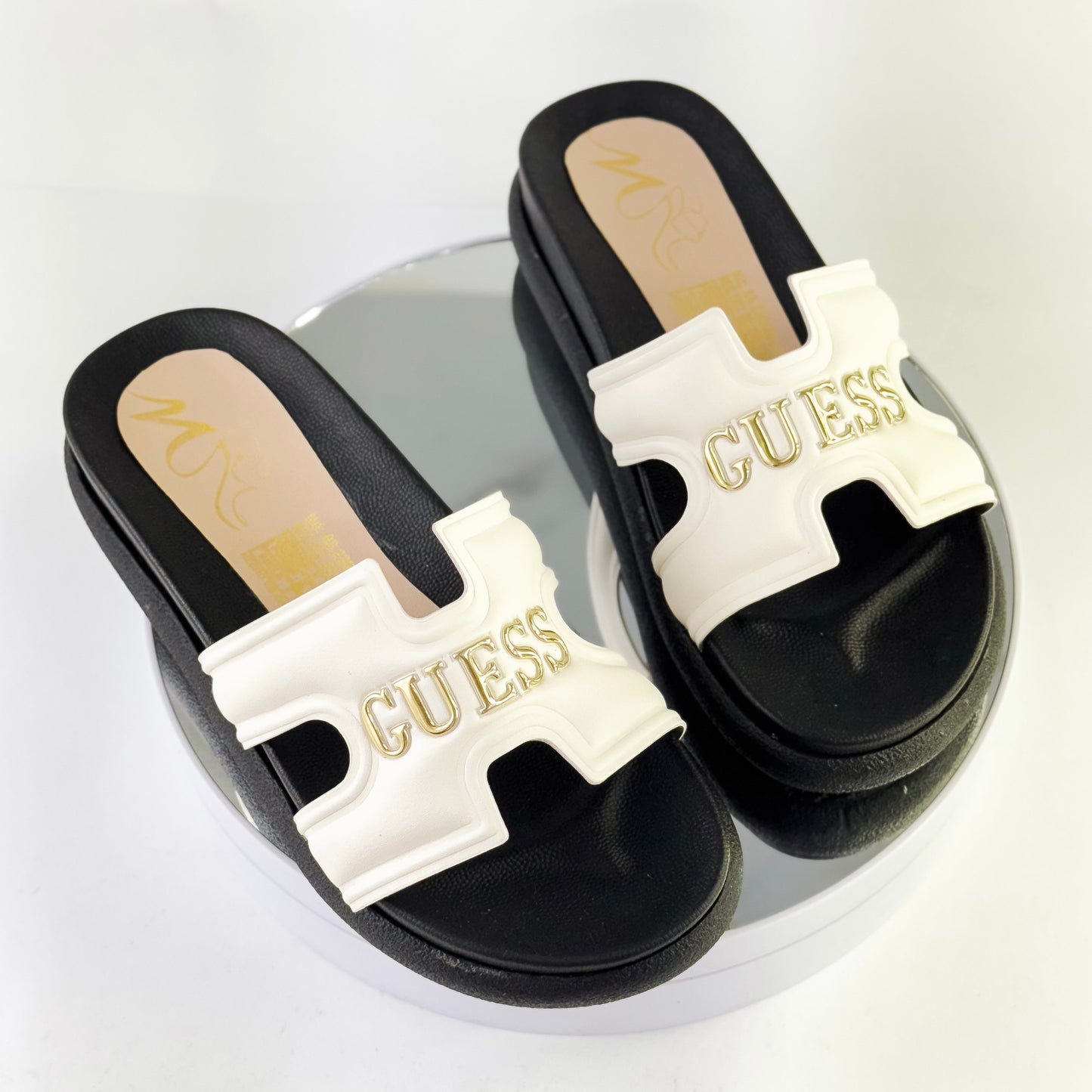 Sandalias planas tipo plataforma con logo Guess para mujer Ref. 0502 blanco