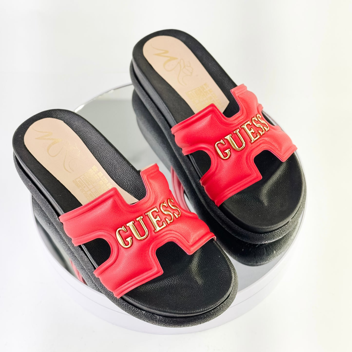 Sandalias planas tipo plataforma con logo Guess para mujer Ref. 0502 rojo