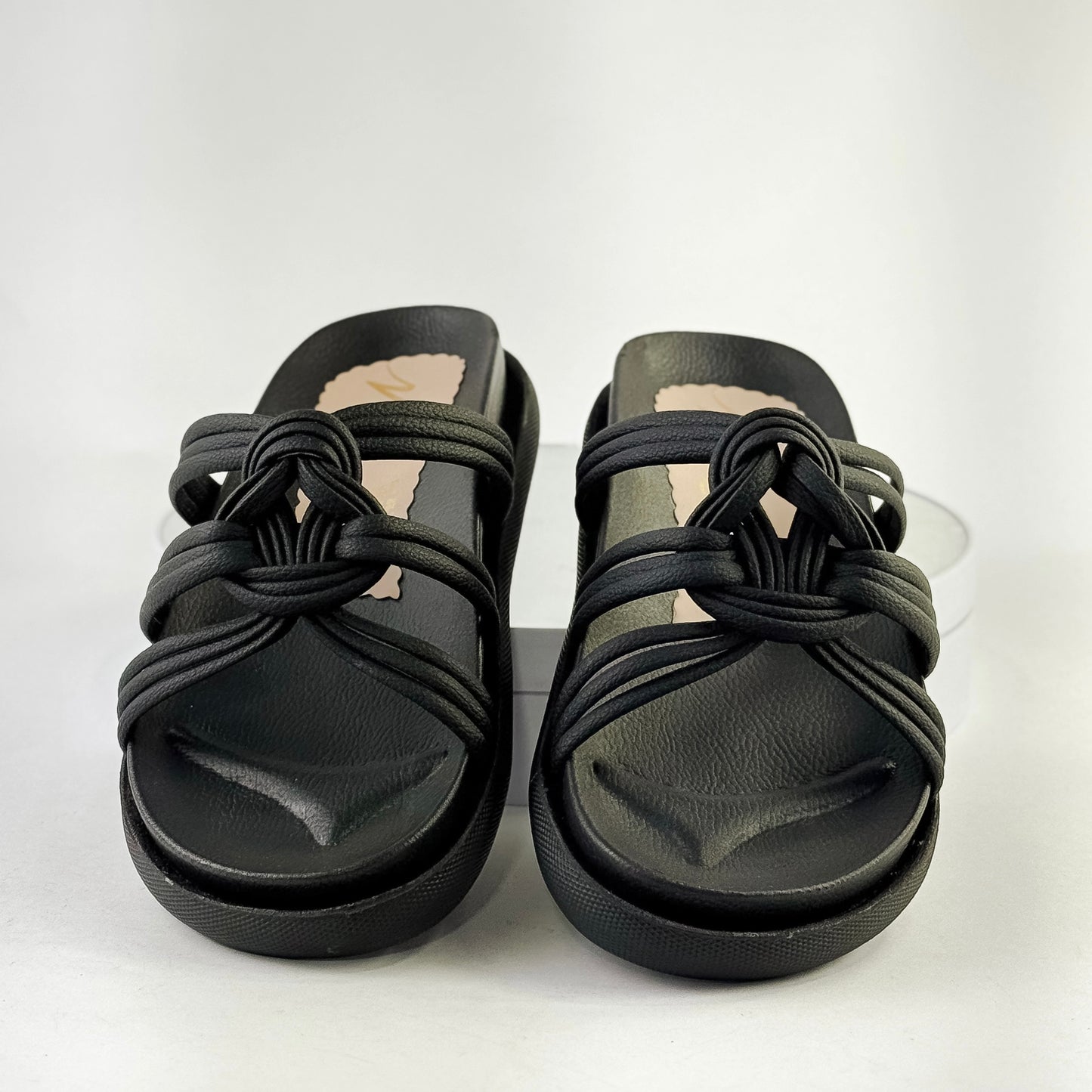 Sandalias planas con nudo decorativo Ref. 0524 negro