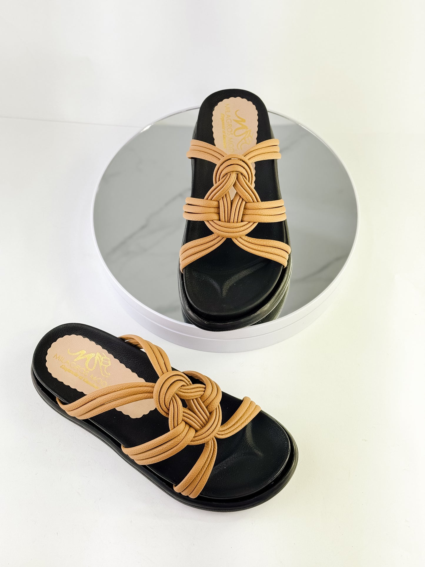 Sandalias planas con nudo decorativo Ref. 0524 nude