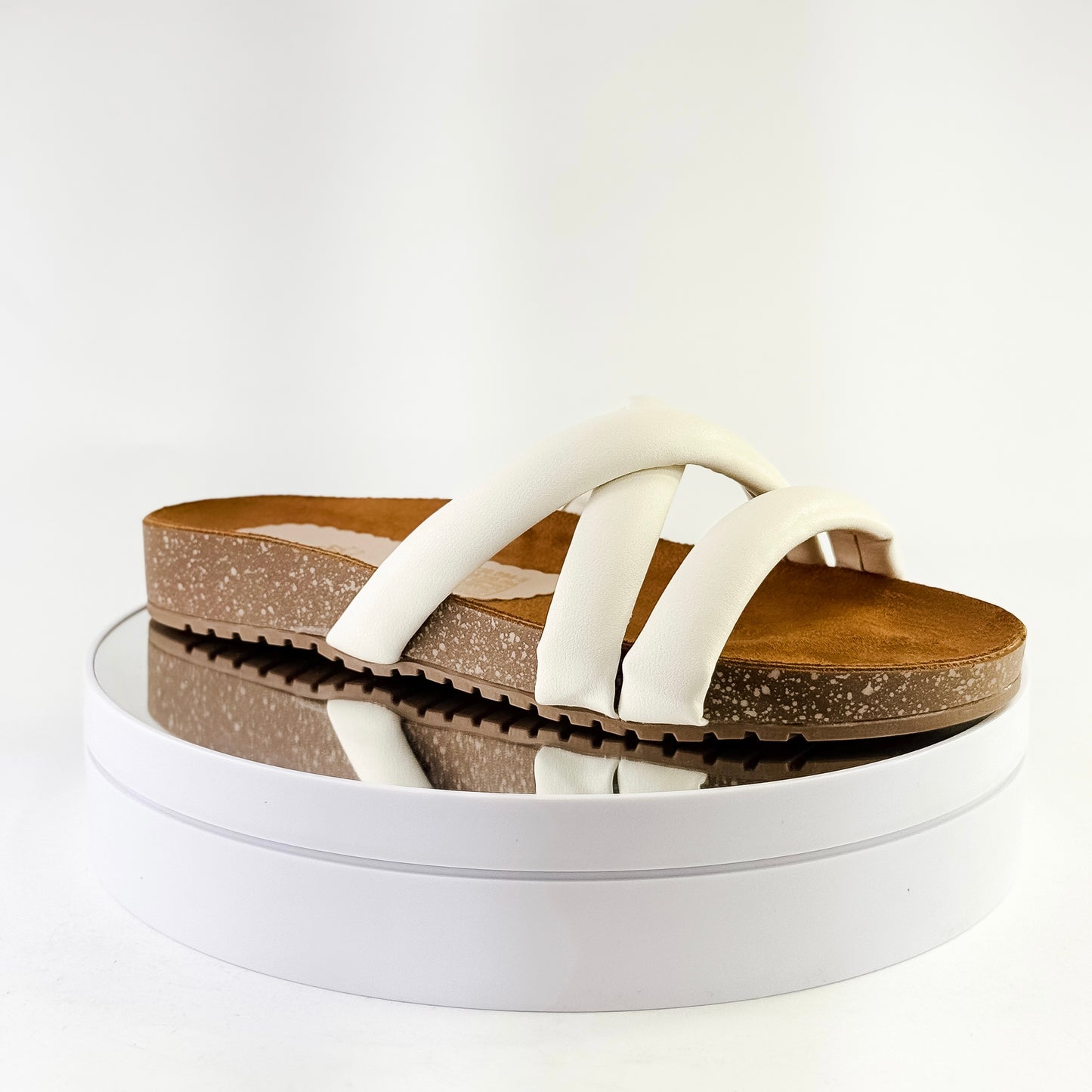 Sandalias planas con tiras cruzadas para mujer Ref. 0528 blanco