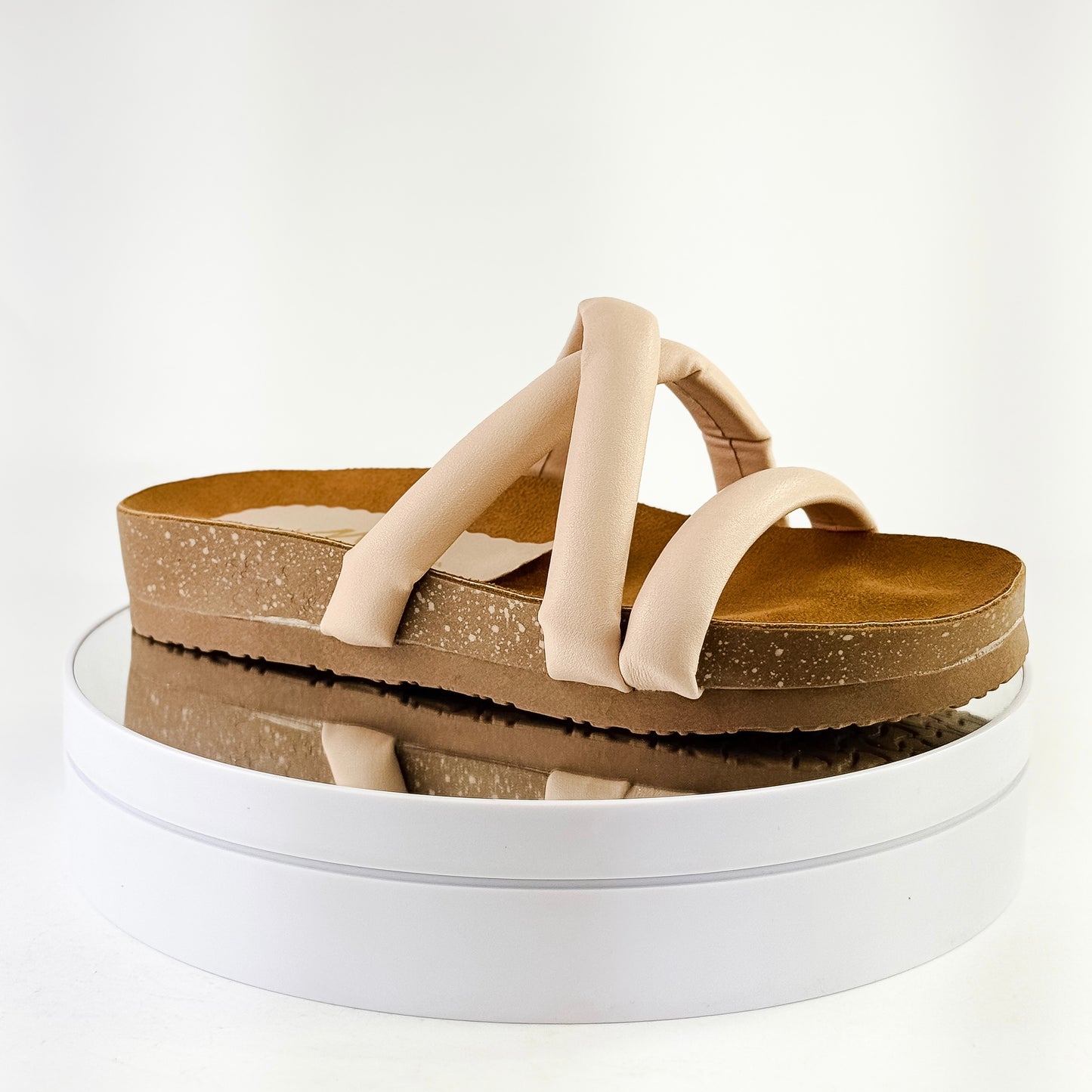 Sandalias planas con tiras cruzadas para mujer Ref. 0528 rosado
