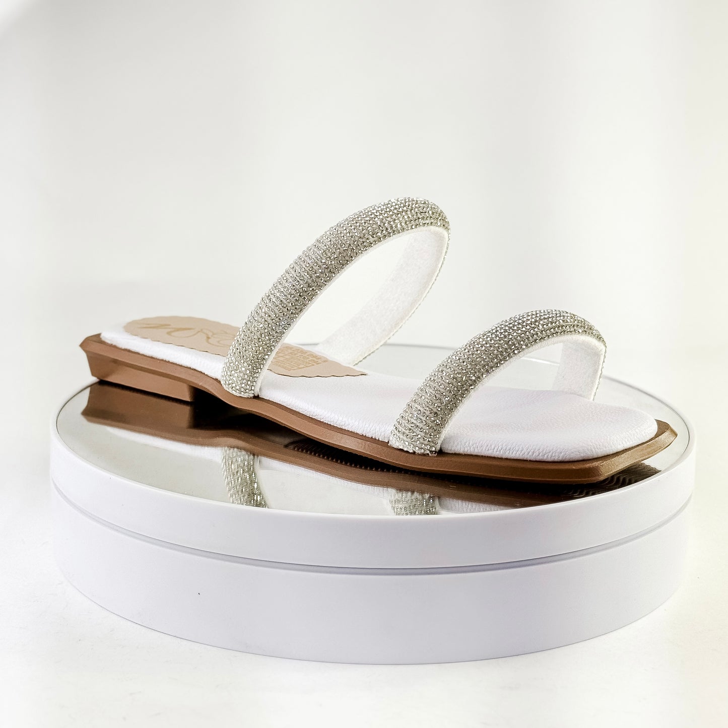 Sandalias planas con tiras de pedrería brillantes Ref. PL20 blanco