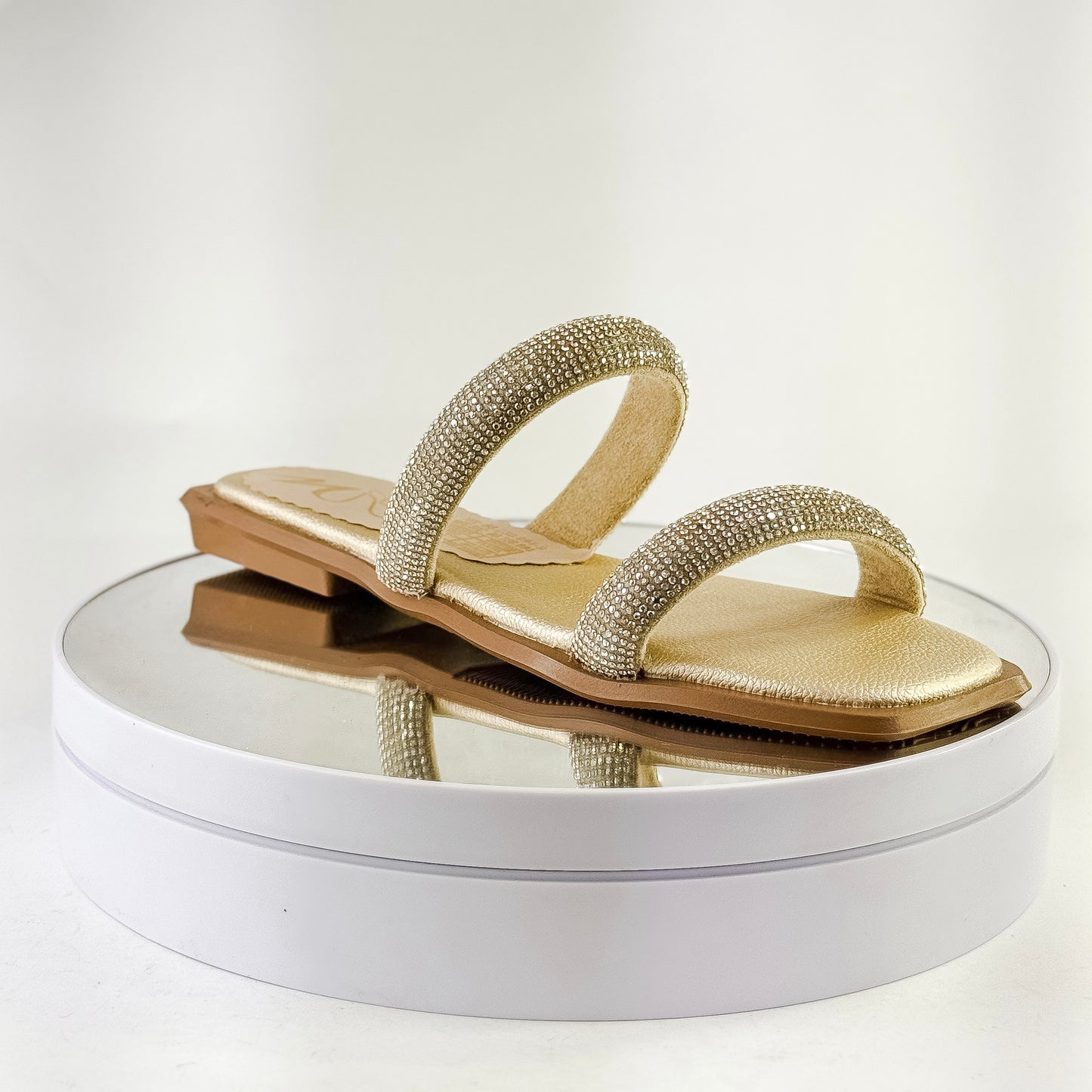 Sandalias planas con tiras de pedrería brillantes Ref. PL20 champagne