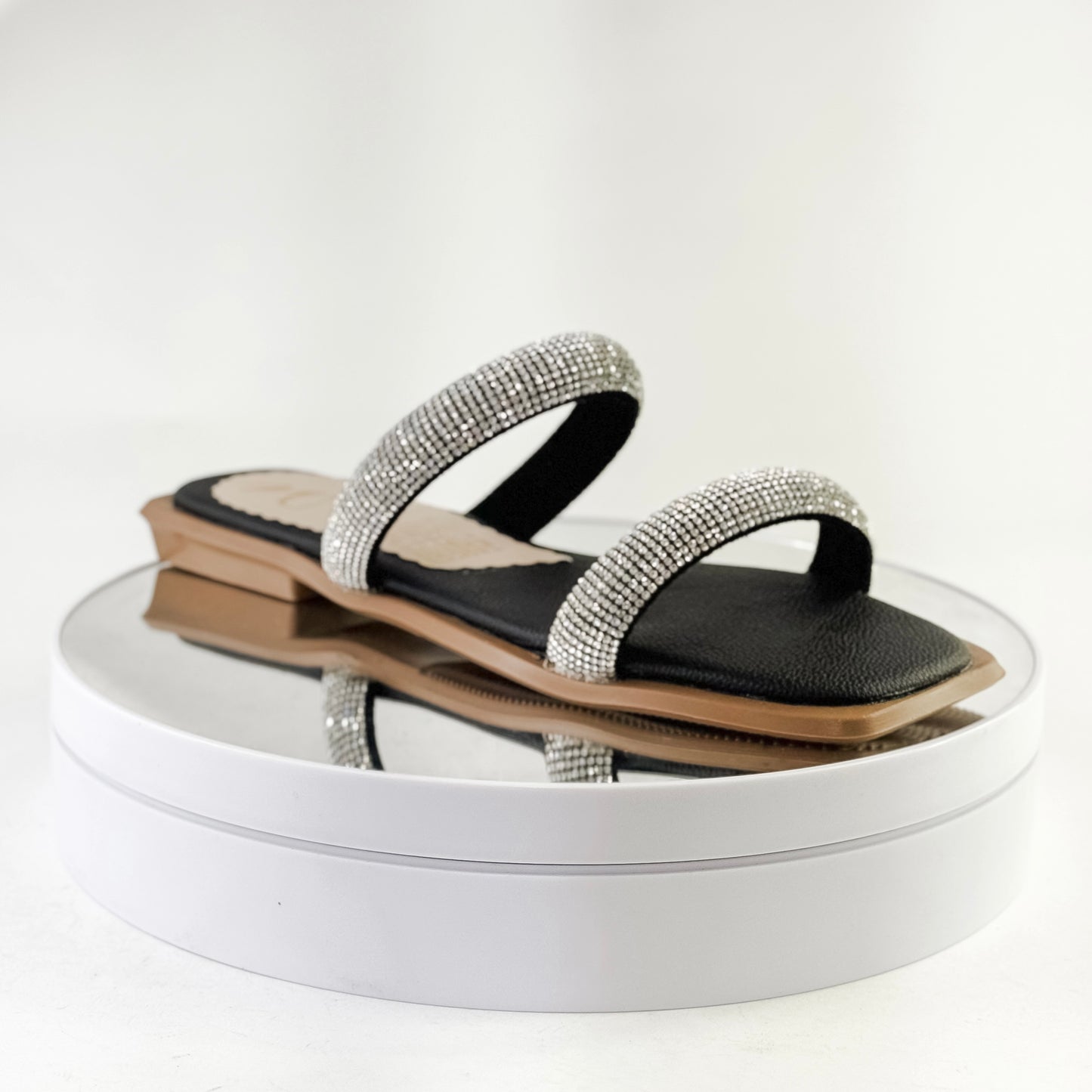 Sandalias planas con tiras de pedrería brillantes Ref. PL20 negro