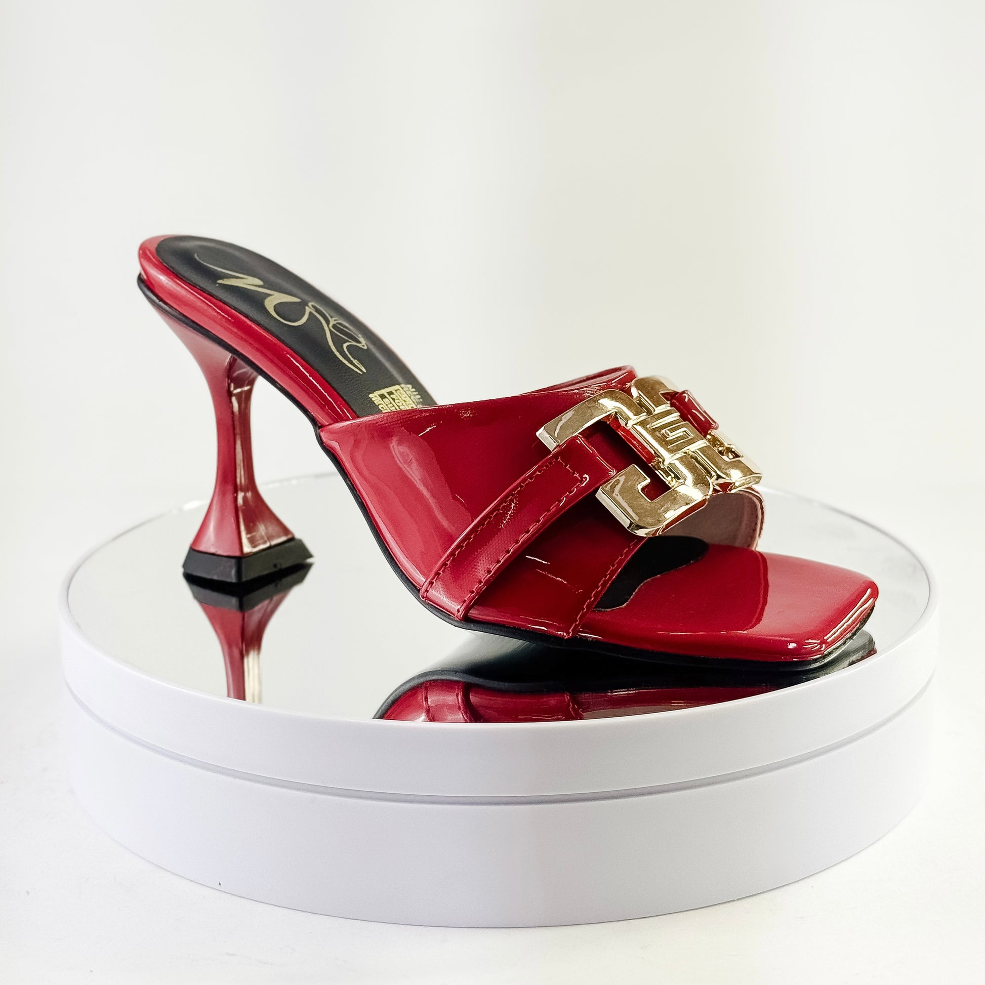 Tacones elegantes con hebilla dorada color rojo, tacón 7.5 cm para mujer - Milagros Moda