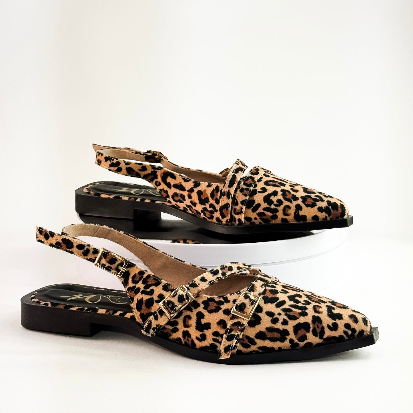 Baletas destalonadas con doble correa cruzada Ref. 1064 animal print