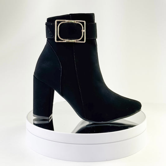 Botines con hebilla decorativa y tacón alto Ref. 8214 negro