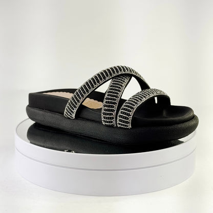 Sandalias planas con tiras cruzadas brillantes Ref. 0501 negro