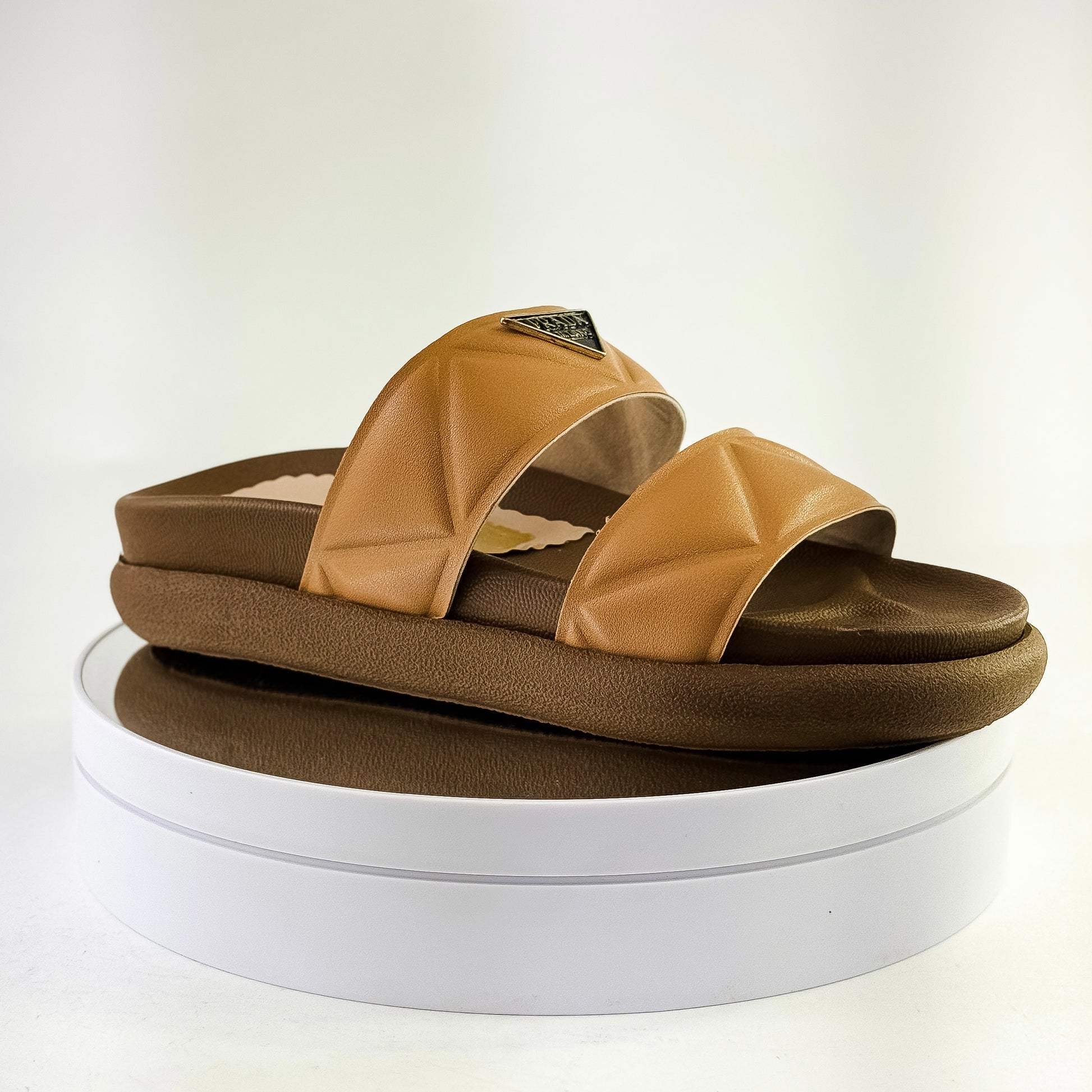 Sandalias tipo plataforma con doble correa acolchada Ref. 0503 amaretto