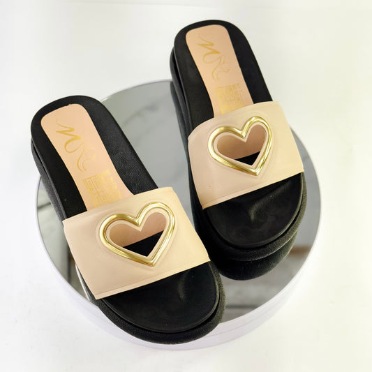 Sandalias planas con corazón metálico para mujer Ref. 0509 nude