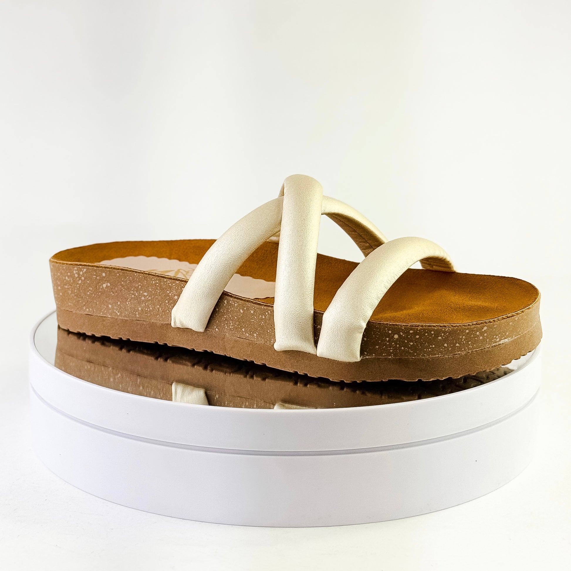 Sandalias planas con tiras cruzadas para mujer Ref. 0528 champagne